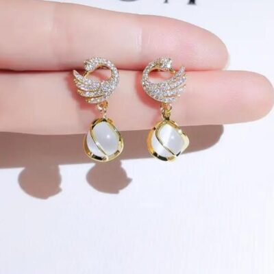 “Swan Elegance Drop Earrings” – Grace That Glides With You